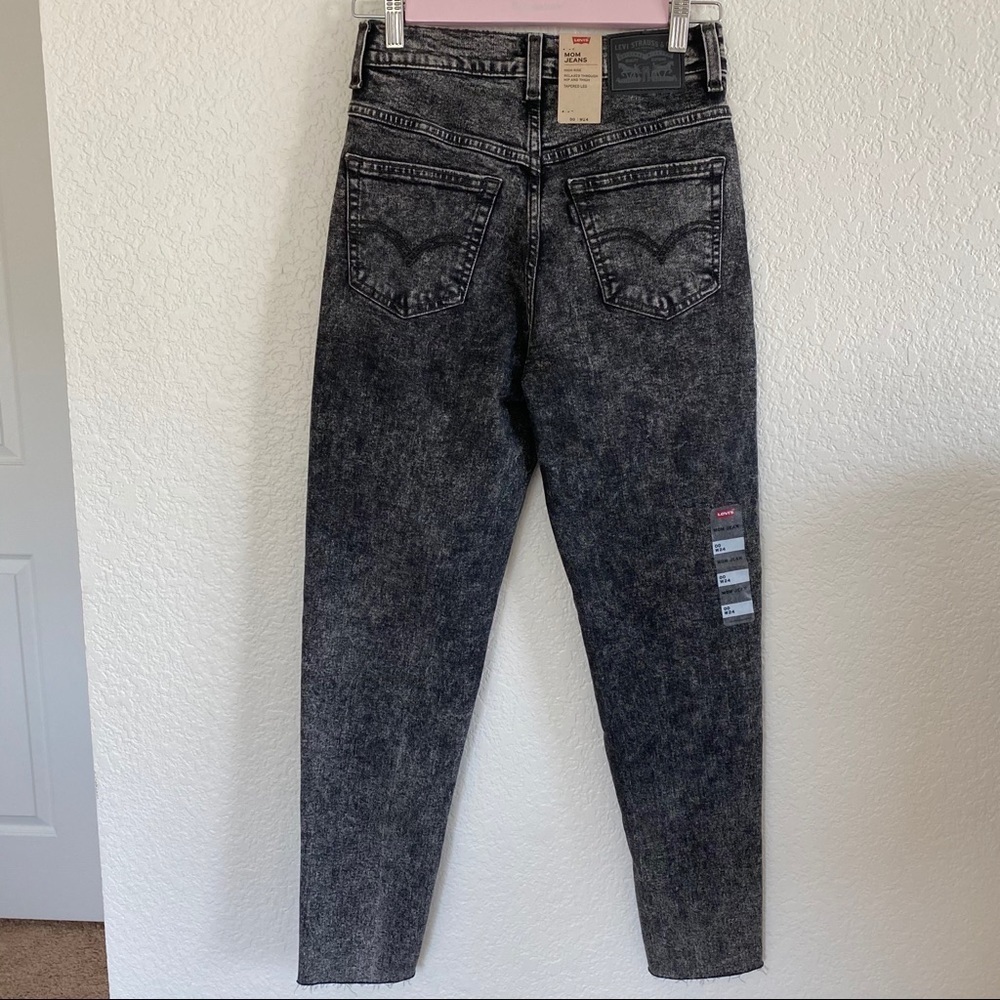 Levi’s Mom Jean Acid Wash Black Denim Jeans - Picture 5 of 10